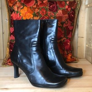 Nine West ~ Women’s Boots ~ 9.5